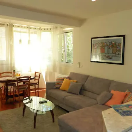 Posta Apartment *